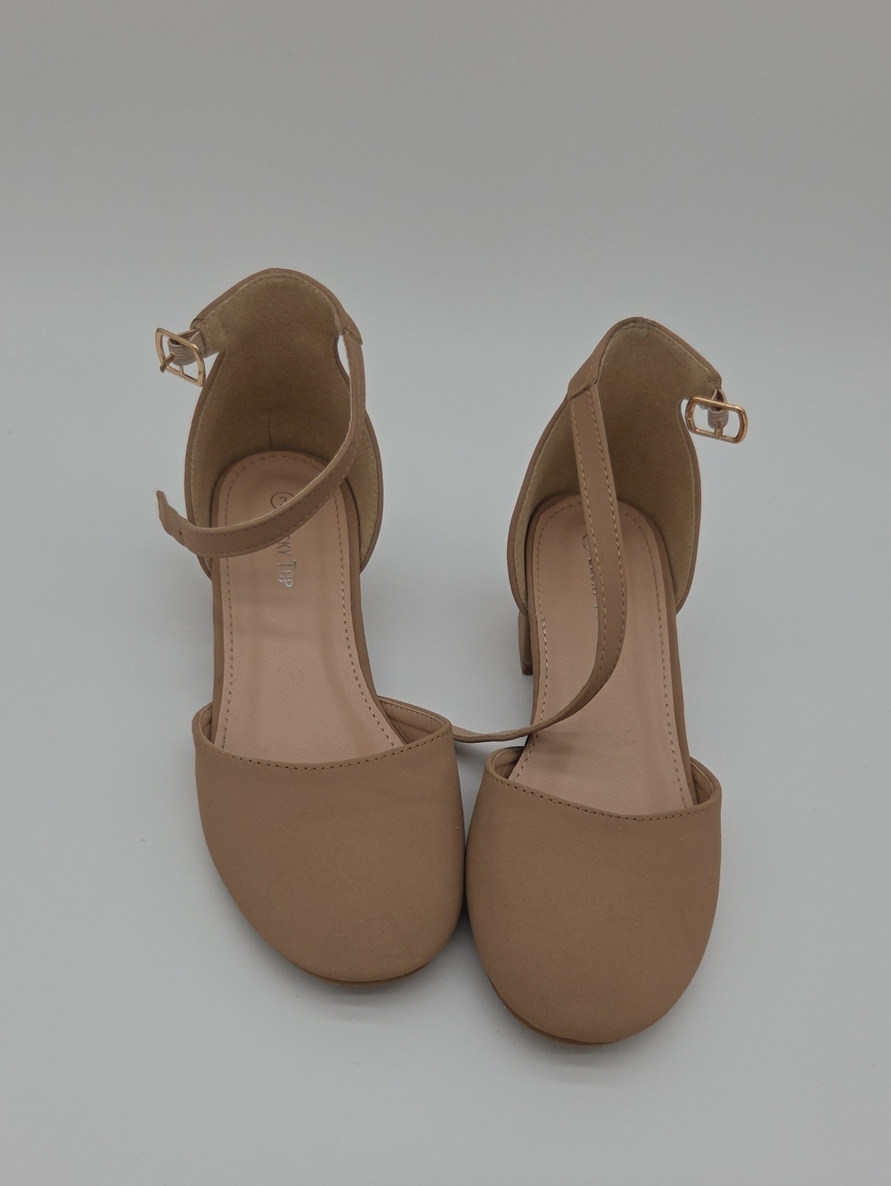 #022 Girls' Classic Ankle-Strap Dress Shoes in Tan
